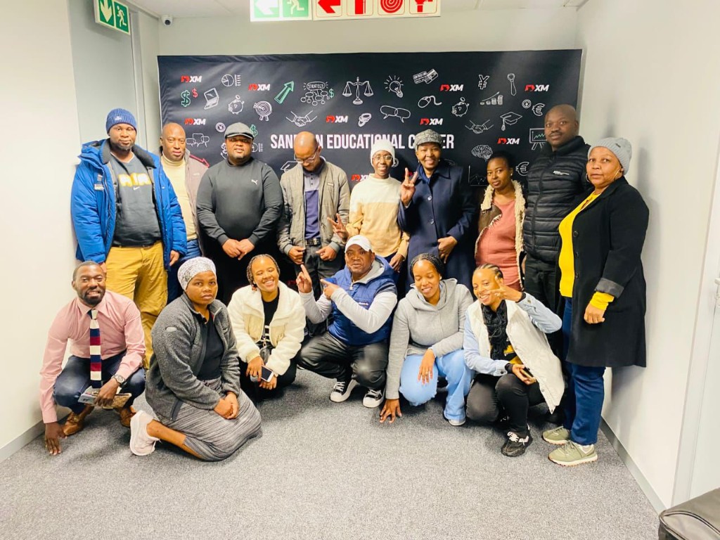 Traders Confidence community at a seminar